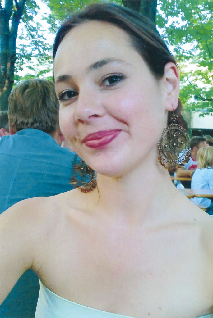 Porträt lächelnde Kamilla Presseblog Jella von Wiarda
