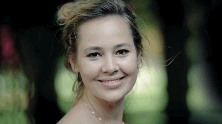 Porträt Kamilla N. in Zeitungsartikel Merkurs